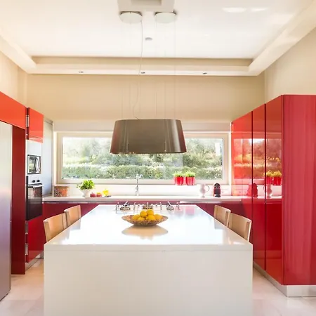 Villa Lux Mia With Heated Pool, 2km To & Childrens Area! *