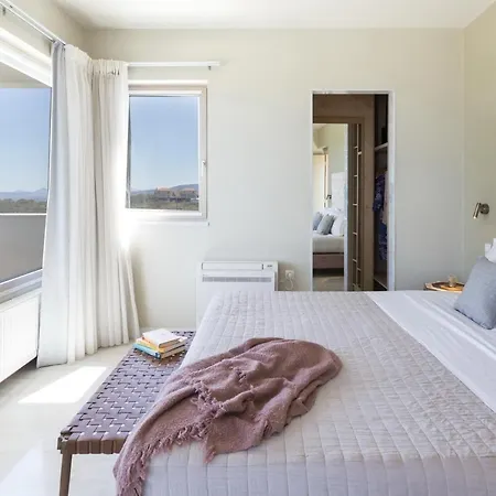 Lux Mia With Heated Pool, 2km To & Childrens Area! *