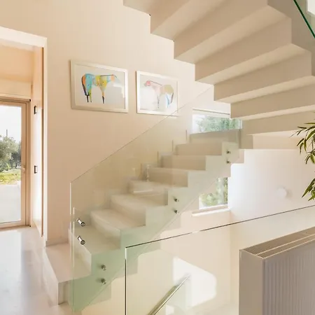 Villa Lux Mia With Heated Pool, 2km To & Childrens Area!