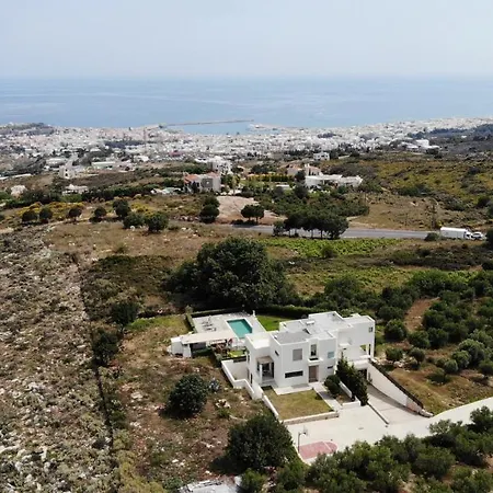 Villa Lux Mia With Heated Pool, 2km To & Childrens Area!