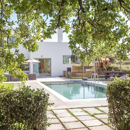 Lux Mia With Heated Pool, 2km To & Childrens Area!