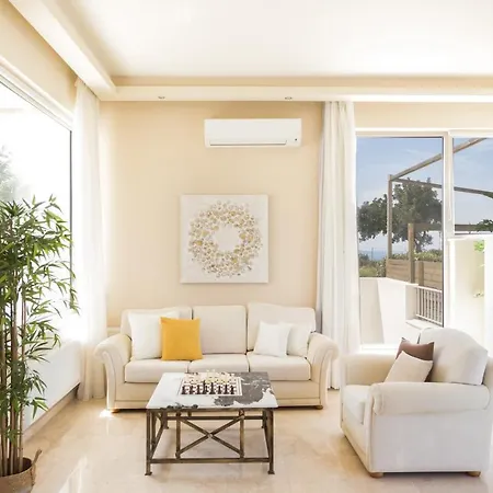Villa Lux Mia With Heated Pool, 2km To & Childrens Area! Mikro Metochi